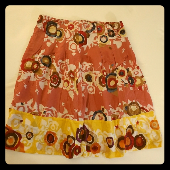 BCBG floral pleats skirt - Picture 2 of 6